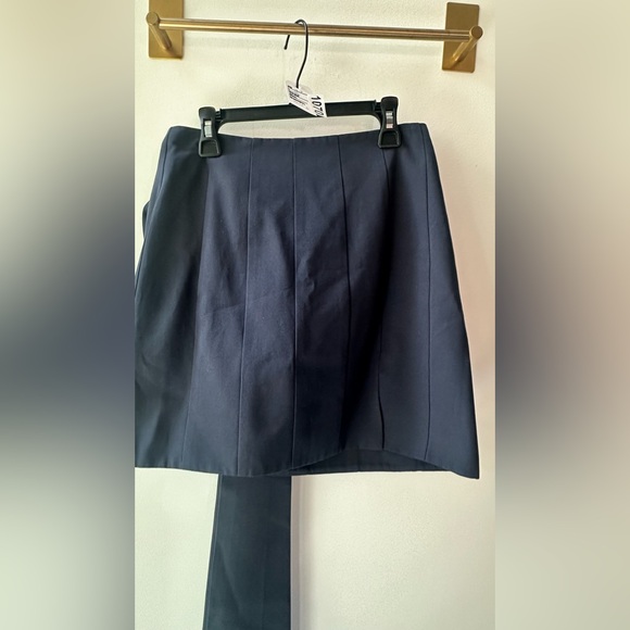 1070. NWT Staud Navy Valery Bow Sash Mini Skirt, Size 6 - Picture 3 of 7